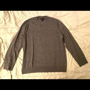 Banana Republic Mens V-Neck Sweater 100% Merino Wool Size XL